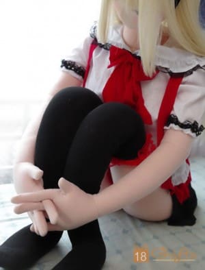 試用報告/開箱文 – 等身娃娃!換裝中