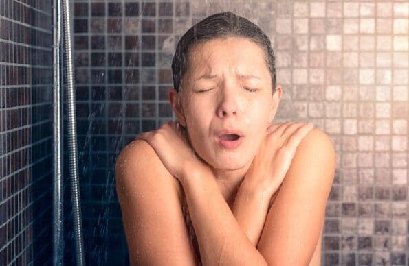 浴室自慰可能不是個好主意？這8個理由你要知