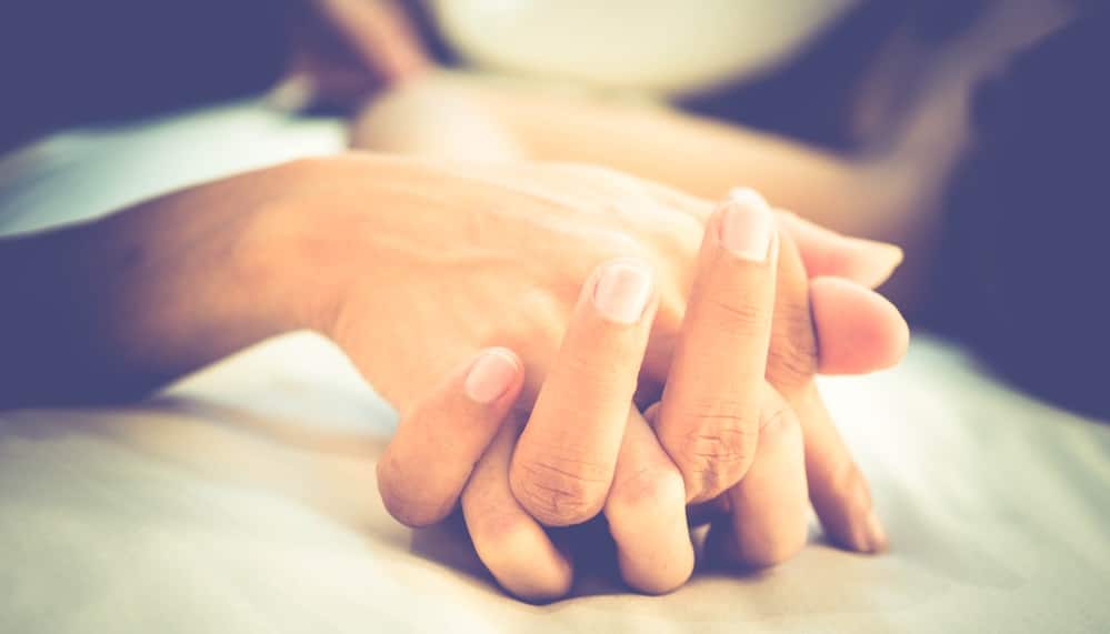 【精液能飲嗎？】從成分、安全性到風險，一次解答男性最想知道的「吞精」真相！